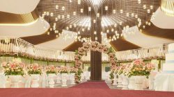 Thiết kế nội thất nhà hàng tiệc cưới phải gọn gàng, phối màu hài hòa để không gian buổi tiệc mang đến sự sang trọng, chuyên nghiệp.